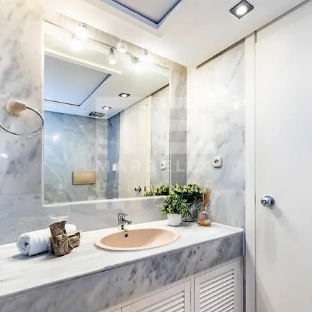 Luxury Duplex 106 Close To The * マルベーリャ