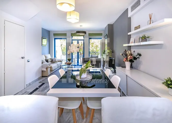 Luxury Duplex 106 Close To The * Μαρμπέλλα