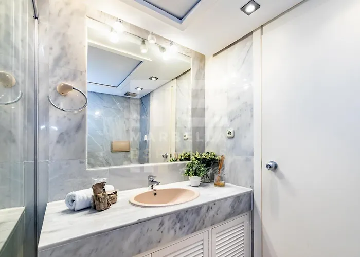 Luxury Duplex 106 Close To The * Μαρμπέλλα