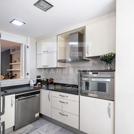 Luxury Duplex 106 Close To The شقة ماربيا
